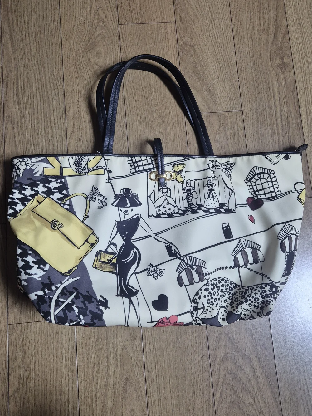 Salvatore Ferragamo Brice Scraf Printed Bag